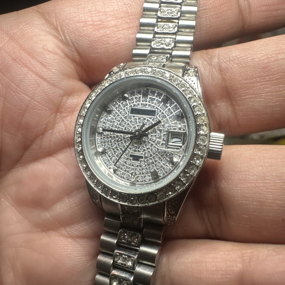 Works Akribos XXIV Women's Diamond Dial Quartz Watch Silver Miyota 26mm Fit 6.5" - Picture 5 of 12